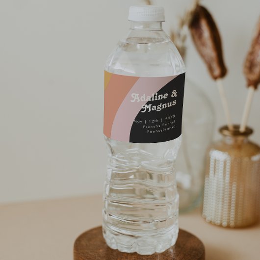 Étiquette de bouteille d'eau sombre Rainbow des an