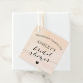 Étiquette de cadeau de mariage aquarelle Abricot R (En situation)