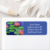 Étiquette De Charmantes Nappes D'Eau Rose (En situation)