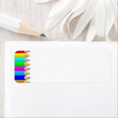 Étiquette de crayons couleur (En situation)