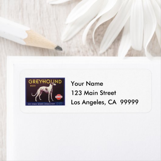Étiquette de crème fruitée Greyhound (En situation)
