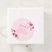 Étiquette de faveur de douche de mariage floral ro (En situation)