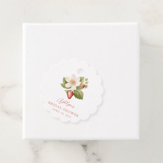 Étiquette de faveur de mariage pour fraise rouge d (En situation)