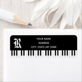 Étiquette de l'adresse de retour des clés de piano (En situation)