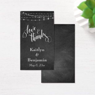 Étiquette de mariage avec lumières de tableau noir