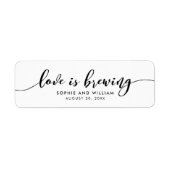 Étiquette de mariage Relax Script Love is Brewing (Devant)