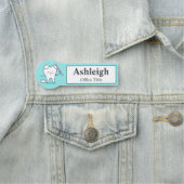 Étiquette de nom de cabinet dentaire (En situation)