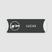 Étiquette de nom de personnel de base de logo d'en (Devant)