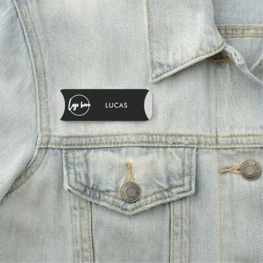 Étiquette de nom de personnel de base de logo d'en (En situation)