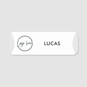 Étiquette de nom de personnel de base de logo d'en