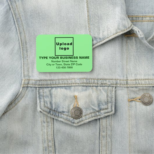 Étiquette de nom du rectangle vert clair de marque (En situation)