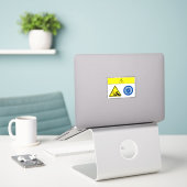 Étiquette de périphérique de mise en garde/sous pr (Ordinateur portable sur le bureau)