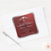 Étiquette de produit rouge profond avec monogramme (Enveloppe)