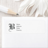 Étiquette de retour d'adresse Monogramme M personn (En situation)