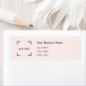 Étiquette de retour d'affaires rose moderne (En situation)