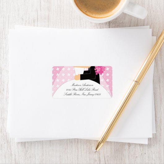 Étiquette de retour de mariée et de mariée rose (En situation)