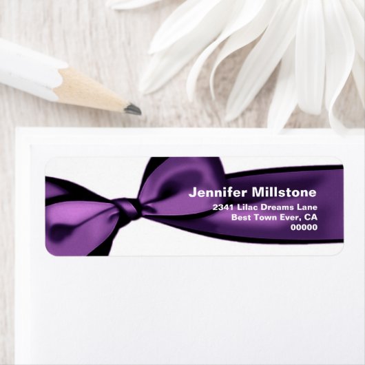 Étiquette de retour du Mariage PURPLE Satin Bow (En situation)