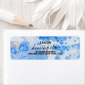 Étiquette de retour d'une aquarelle bleu clair (En situation)