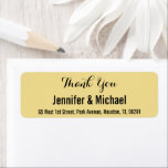 Étiquette de retour Merci de mariage personnalisé<br><div class="desc">Créez votre propre étiquette d'adresse de retour personnalisée, personnalisée, simple, élégante et moderne jaune doré et noir. Entrez simplement le nom et l'adresse de la mariée et du marié / de la femme et du mari. Un grand merci de retourner les étiquettes d'adresse pour utilisation sur mariage, anniversaire de mariage,...</div>