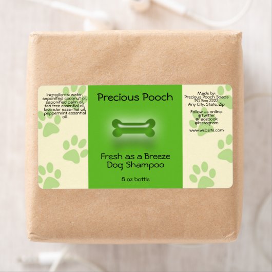 Étiquette de savon Shampooing chien (vert) (En situation)