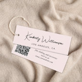 Étiquette de vêtements rose code QR de l'écriture 