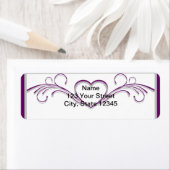 Étiquette Défilement du coeur mauve et argenté (En situation)