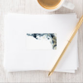 étiquette d'enveloppe minimaliste à vagues aquarel (En situation)