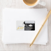 Étiquette des initiales de l'ancienne machine à éc (En situation)