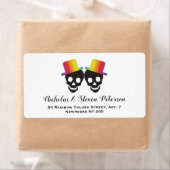 Étiquette Deux crânes rainbow couleurs gay mariage (En situation)