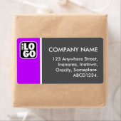 Étiquette Deux tons - violet et gris (En situation)