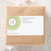 Étiquette d'expédition de monogramme ornemental (En situation)