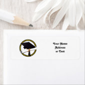 Étiquette Diplôme et Casquette - Couleurs de l'école d'or et (En situation)