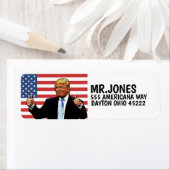 Étiquette DONALD TRUMP THUMBS HAUT Adresse de retour (En situation)