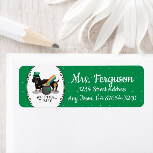 Étiquette Drôle St. Patrick's Day Dachshund (noir & bronzage (En situation)