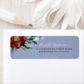 Étiquette Dusty Blue et Cranberry Red Mariage élégant (En situation)