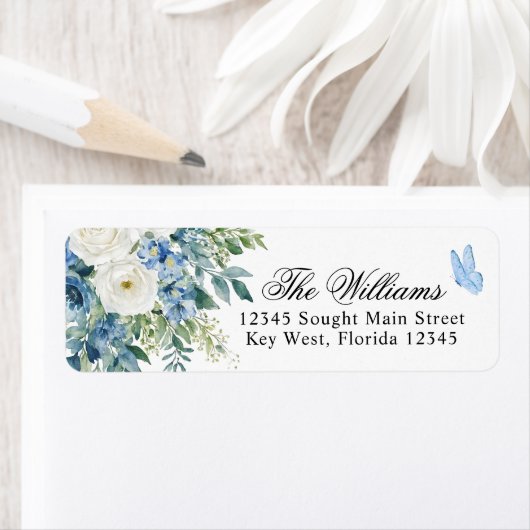 Étiquette Dusty Blue Flowers Return Address Labels (En situation)