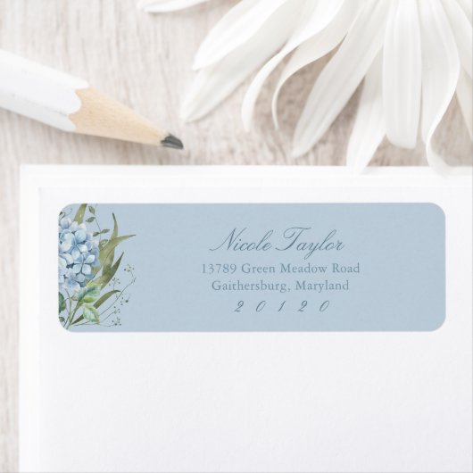 Étiquette Dusty Blue Hydrangea Return Address Labels (En situation)