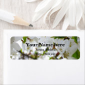 Étiquette Élégant arbre à fleurs blanches en fleurs blanches (En situation)