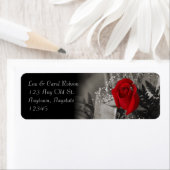 Étiquette Élégant Bouquet noir et blanc à la rose rouge (En situation)