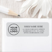 Étiquette Elegant Business Logo Return Address (En situation)