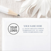 Étiquette Elegant Business Logo Return Address (En situation)