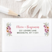 Étiquette Élégant Chic Rose violet Aquarelle Florale Script (En situation)