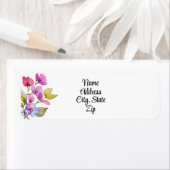 Étiquette Élégant fleurs sauvages d'aquarelle rose violet (En situation)