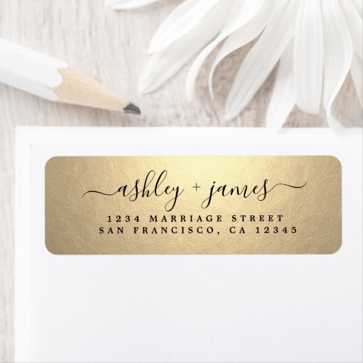 Étiquette Elegant Gold Script Wedding Return Address (En situation)