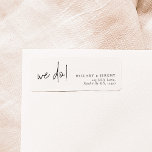 Étiquette Élégant Mariage de calligraphie Adresse de retour<br><div class="desc">Où Dreams Meet Elegance Élevez votre journée spéciale avec notre ensemble enchanteur de papeterie, méticuleusement conçu pour insuffler à votre mariage de fantaisie et de grâce. Des invitations délicates aux cartes de lieux exquises, cette collection est une symphonie de calligraphie complexe et de design intemporel. Créez une célébration qui vous...</div>