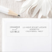 Étiquette Élégant Mariage Simple Noir & Blanc Script (En situation)