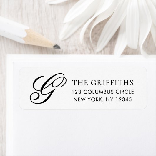 Étiquette Elegant Monogram Black White Return Address Label (En situation)