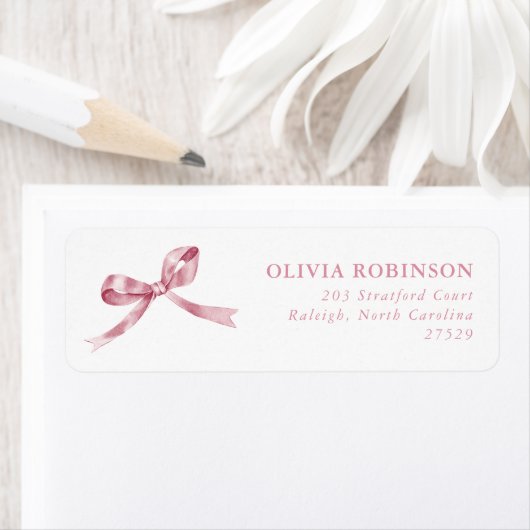 Étiquette Elegant Pink Bow Graduation Return Address (En situation)