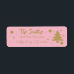 Étiquette Elegant pink & gold Christmas tree labels<br><div class="desc">Some lovely Holiday pink and gold return address labels . They are very simple and yet very stylish . They have one golden Christmas tree with some bold round snowflakes . You can easily personalize them using the template . Impress your family and friend this year and get the entire...</div>