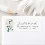 Étiquette Élégant Roses floraux blancs et Mariage d'Hydrange<br><div class="desc">Jolie étiquette d'adresse de retour avec un bouquet de roses blanches aquarelles,  hydrangées et verdure à la traîne sur le côté gauche du étiquette et un modèle de texte à personnaliser avec votre nom et adresse de retour sur le côté droit.</div>